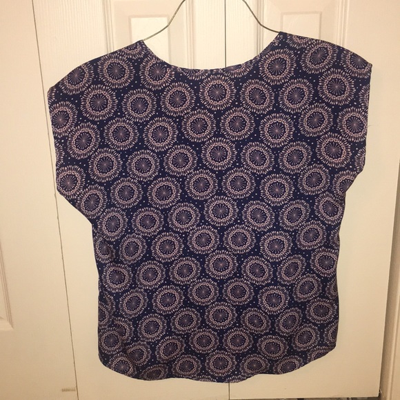 Top - Picture 2 of 2